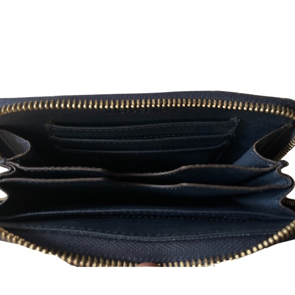 Michael Kors Wallet/ Wristlet - Picture 3 of 3